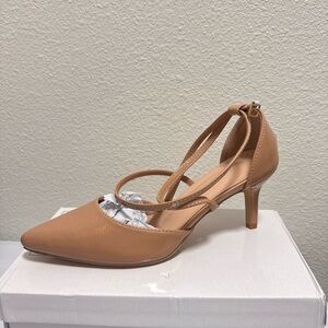 New Elegant Tan Women's Heels Size 9 or 40